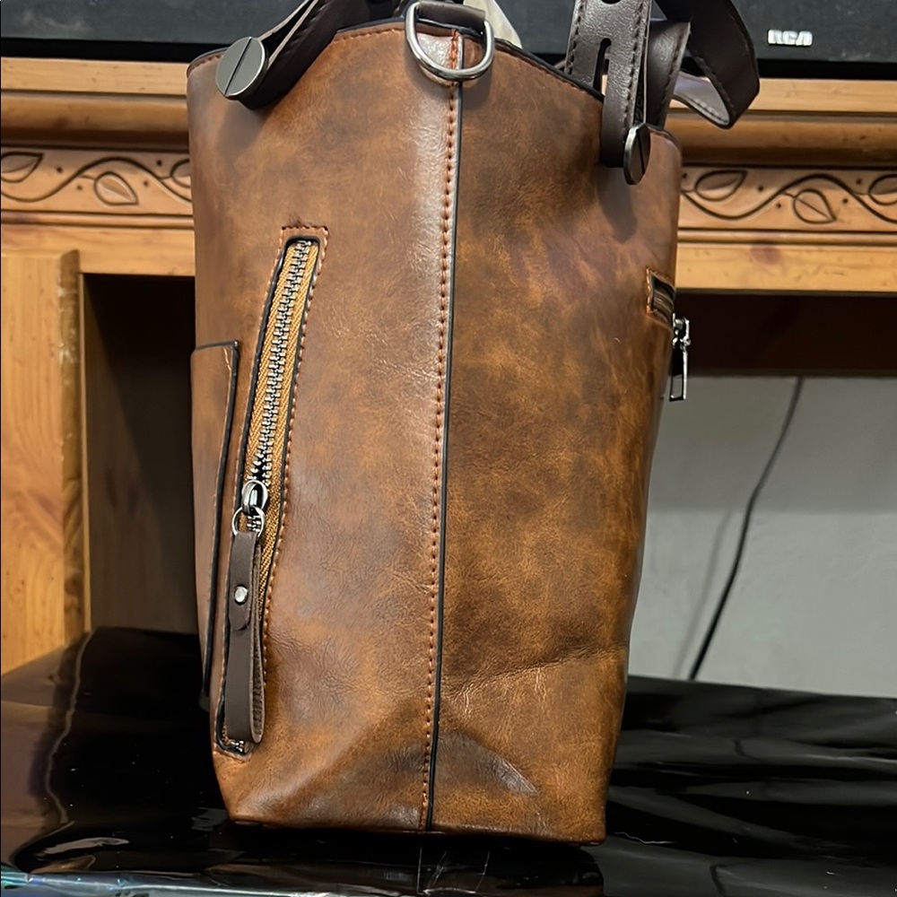 Brown Crossbody Bag with Distressed Leather Look - Picture 2 of 3